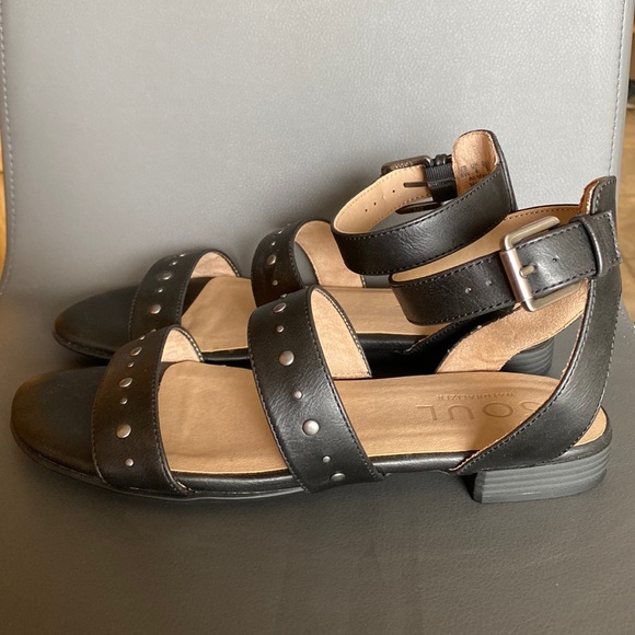 NWOT Naturalizer Studded Sandals - Picture 1 of 4